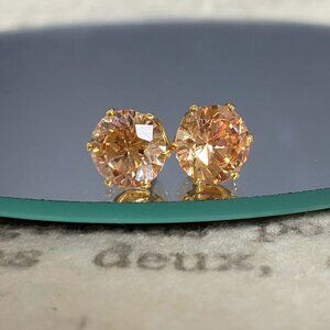 Vintage Champagne Color Zircon Stud Earrings / Sparkly Gold Tone Studs / Gift fo